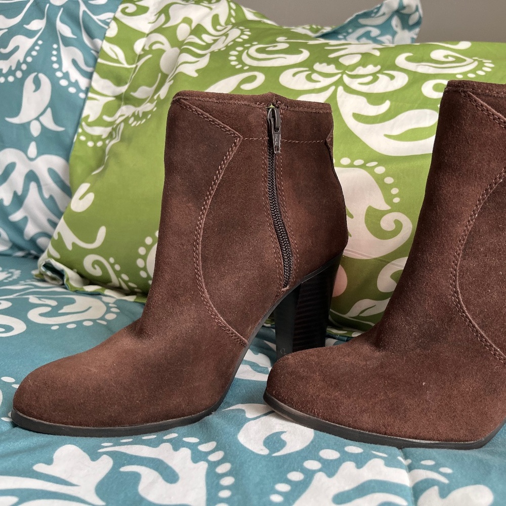 Liz & Co. Brown Suede Leather Bootie size 7M
